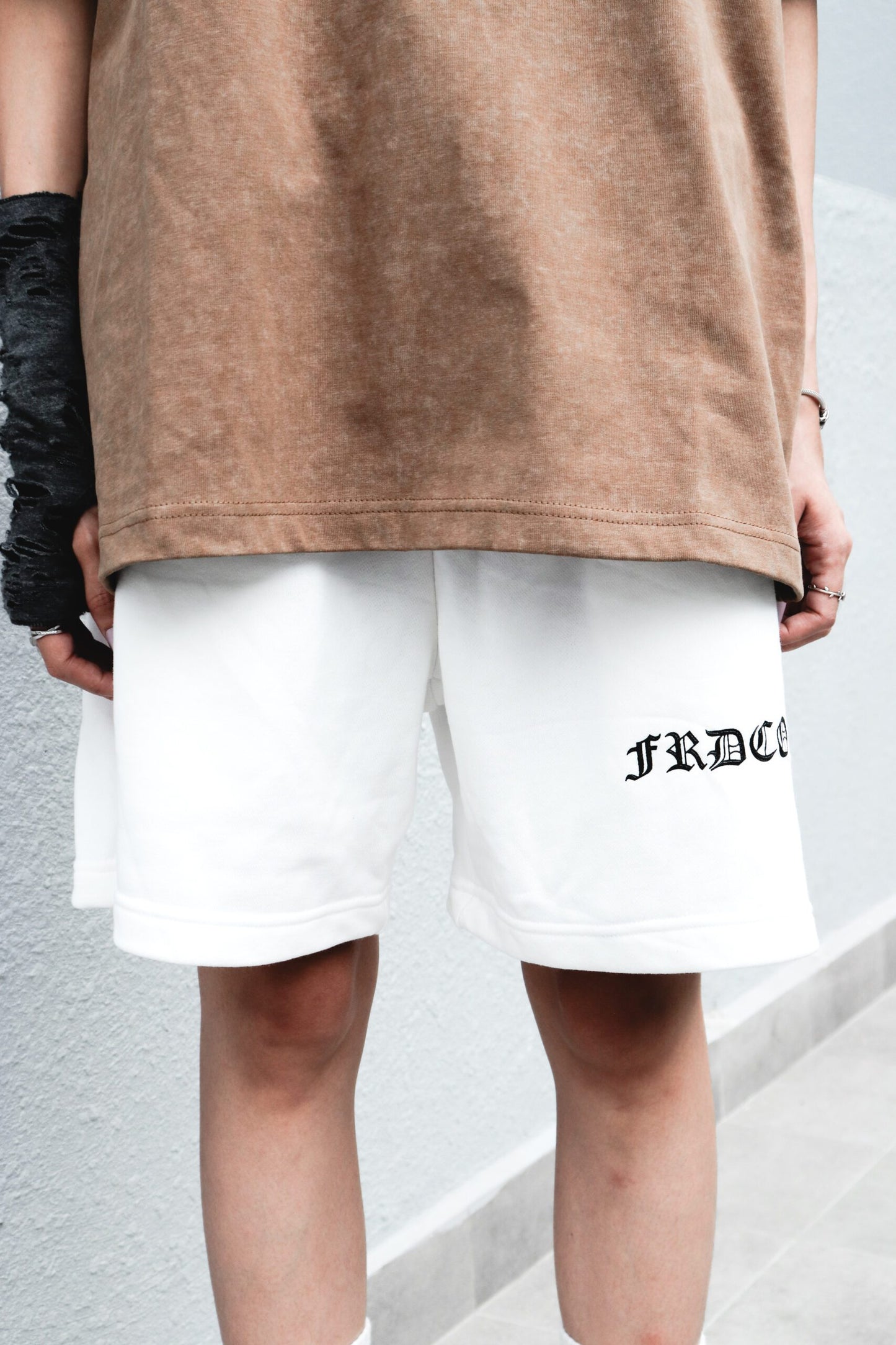 FRDCO : Essential Stoned Logo Pants White