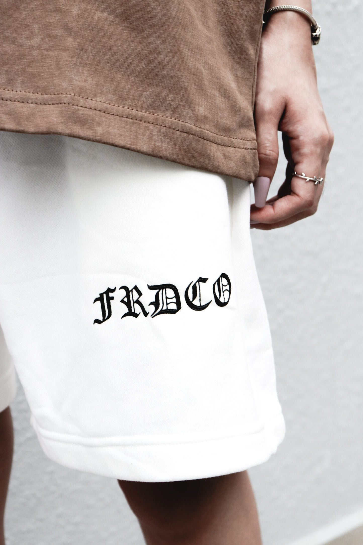 FRDCO : Essential Stoned Logo Pants White