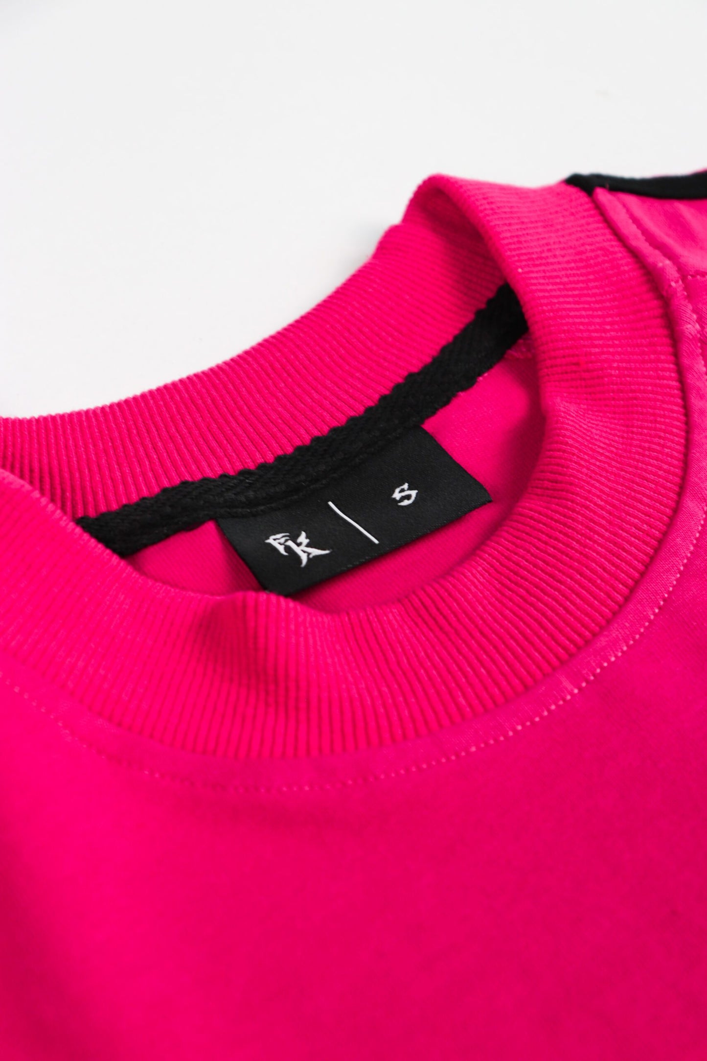 Futurekind : Trap ERA Badges Logo Tee Magenta