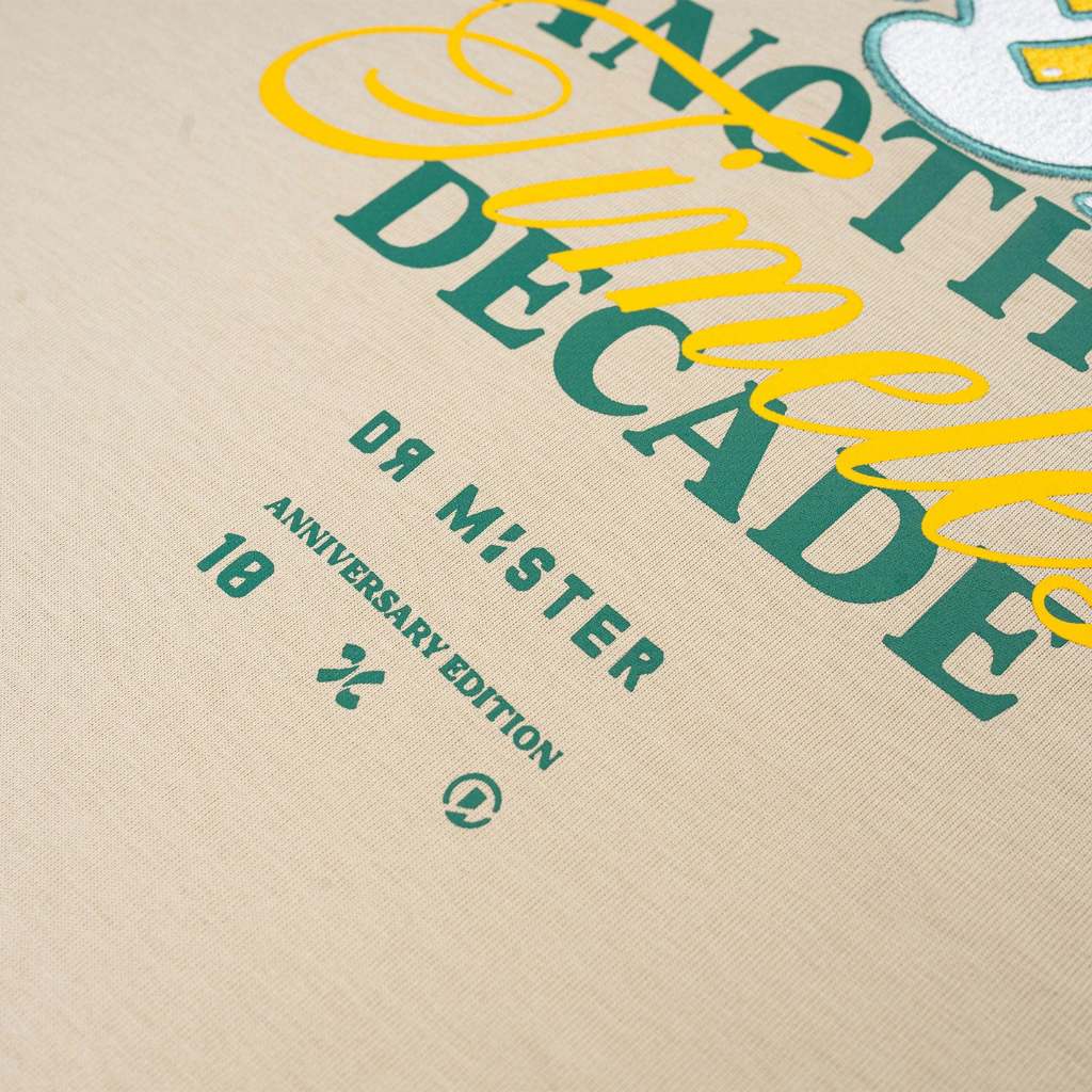 Dr Mister : The Hatch Broad Tee Beige