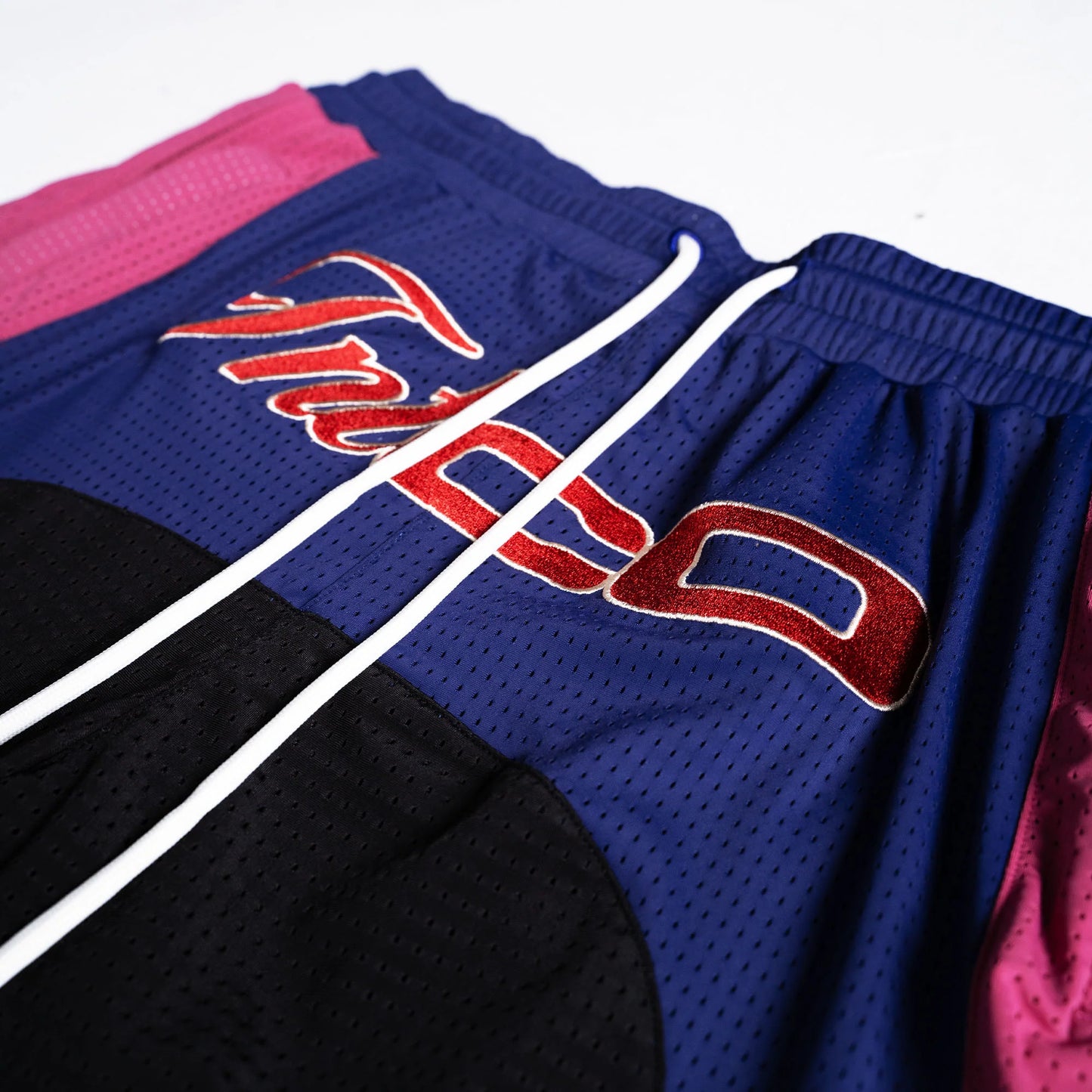 TNTCO : Champion Basketball Shorts