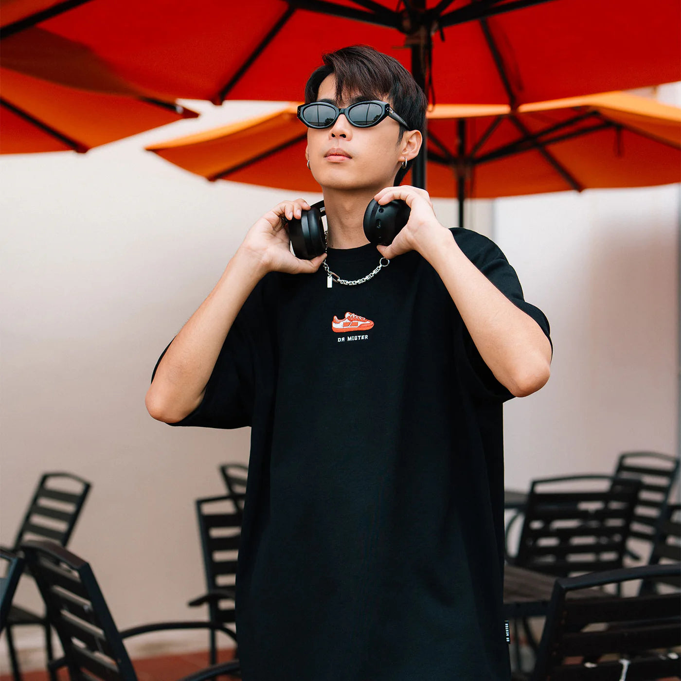 Dr Mister : Sneakerella Broad Tee