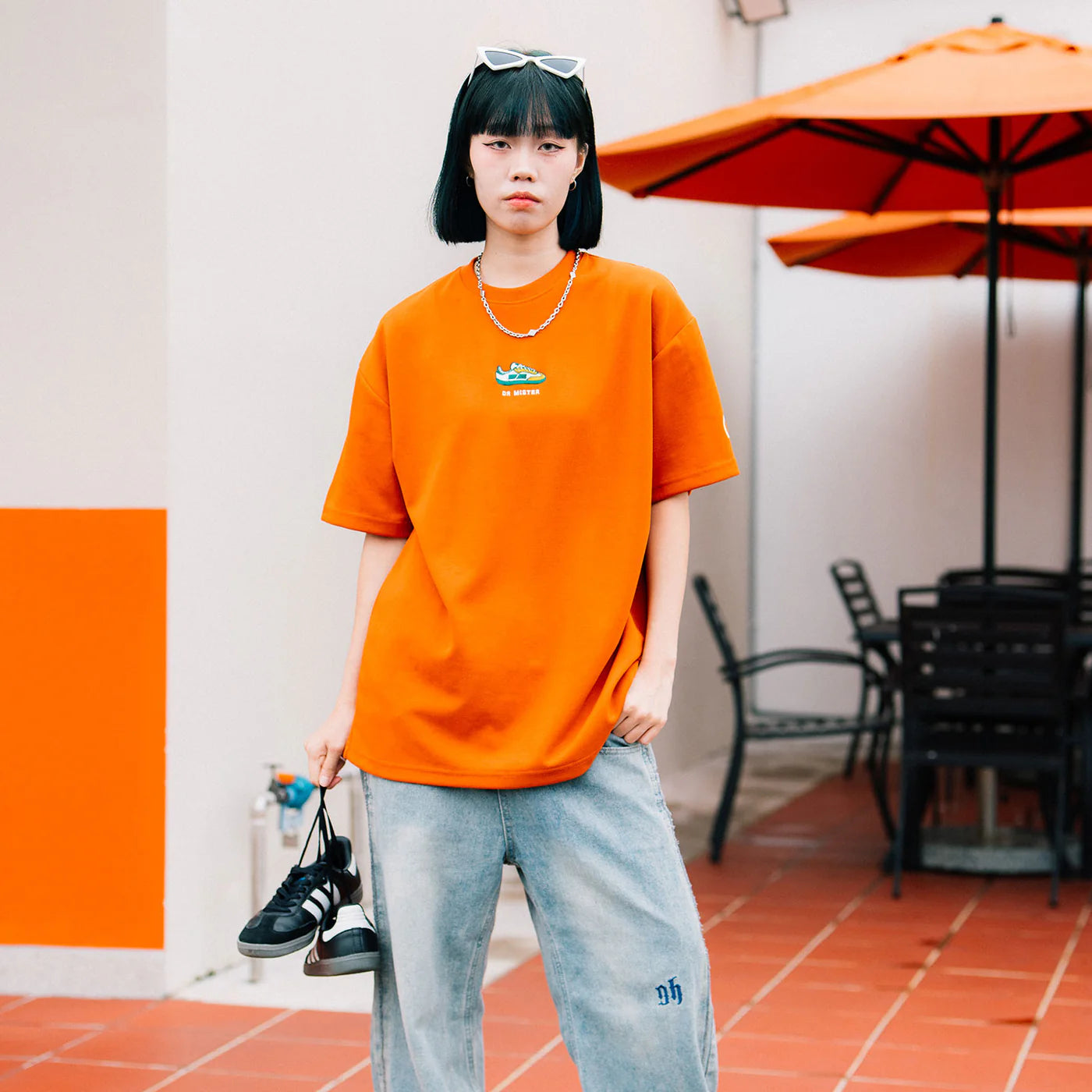 Dr Mister : Sneakerella Broad Tee