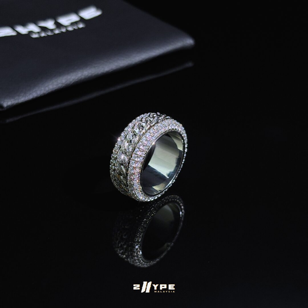 2HYPE : Iced Spinning Cuban Ring