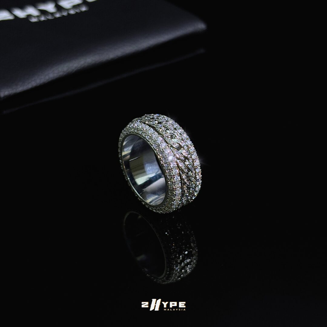 2HYPE : Iced Spinning Cuban Ring