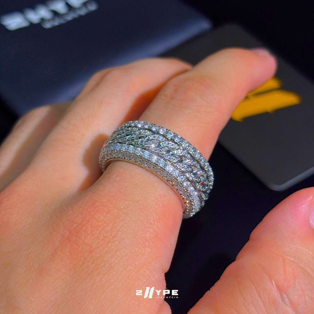 2HYPE : Iced Spinning Cuban Ring