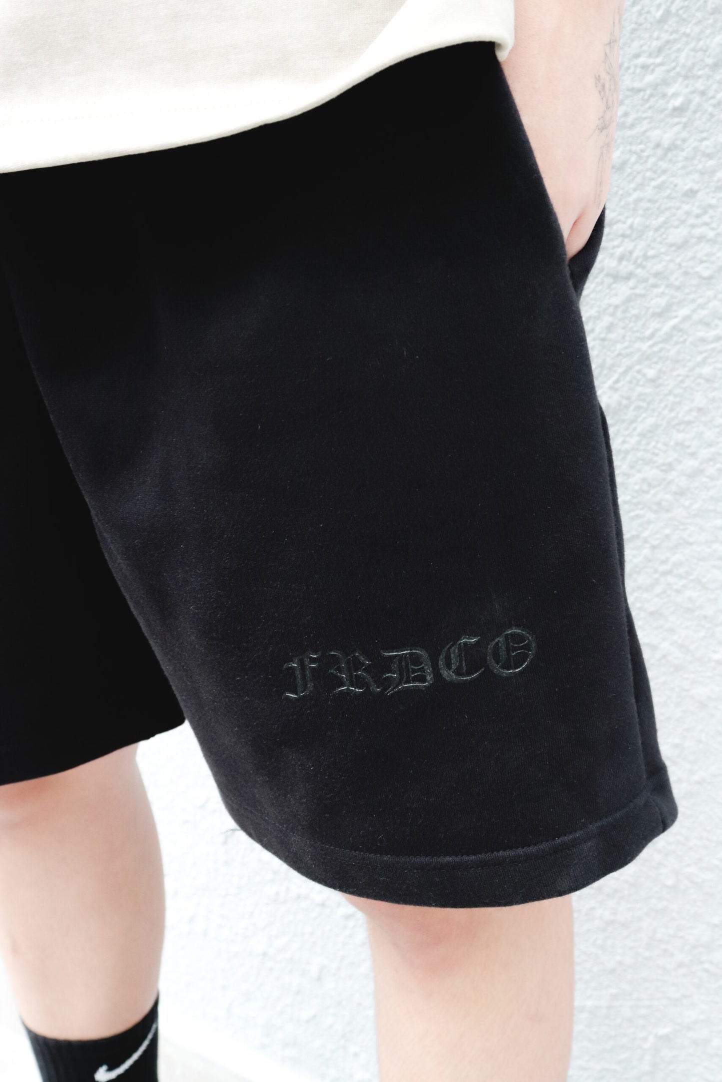 FRDCO : Essential Stoned Logo Pants Black
