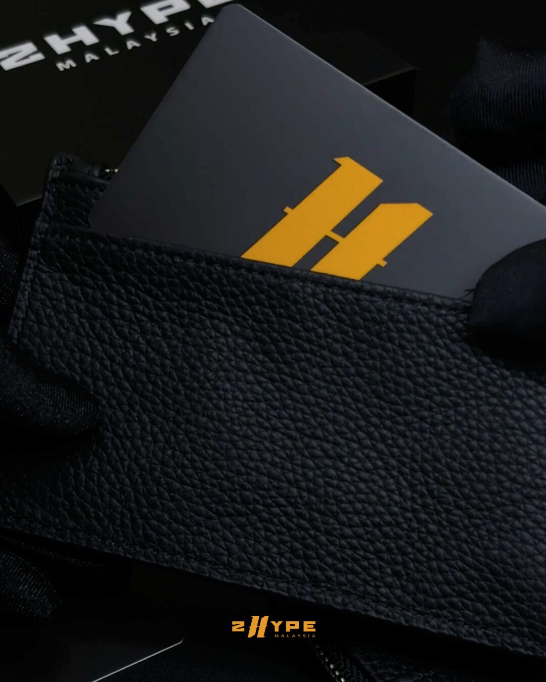 2HYPE : Matte Black Leather Card Holder