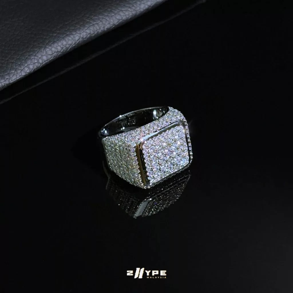 2HYPE ICED CHAMPION SIGNET RING