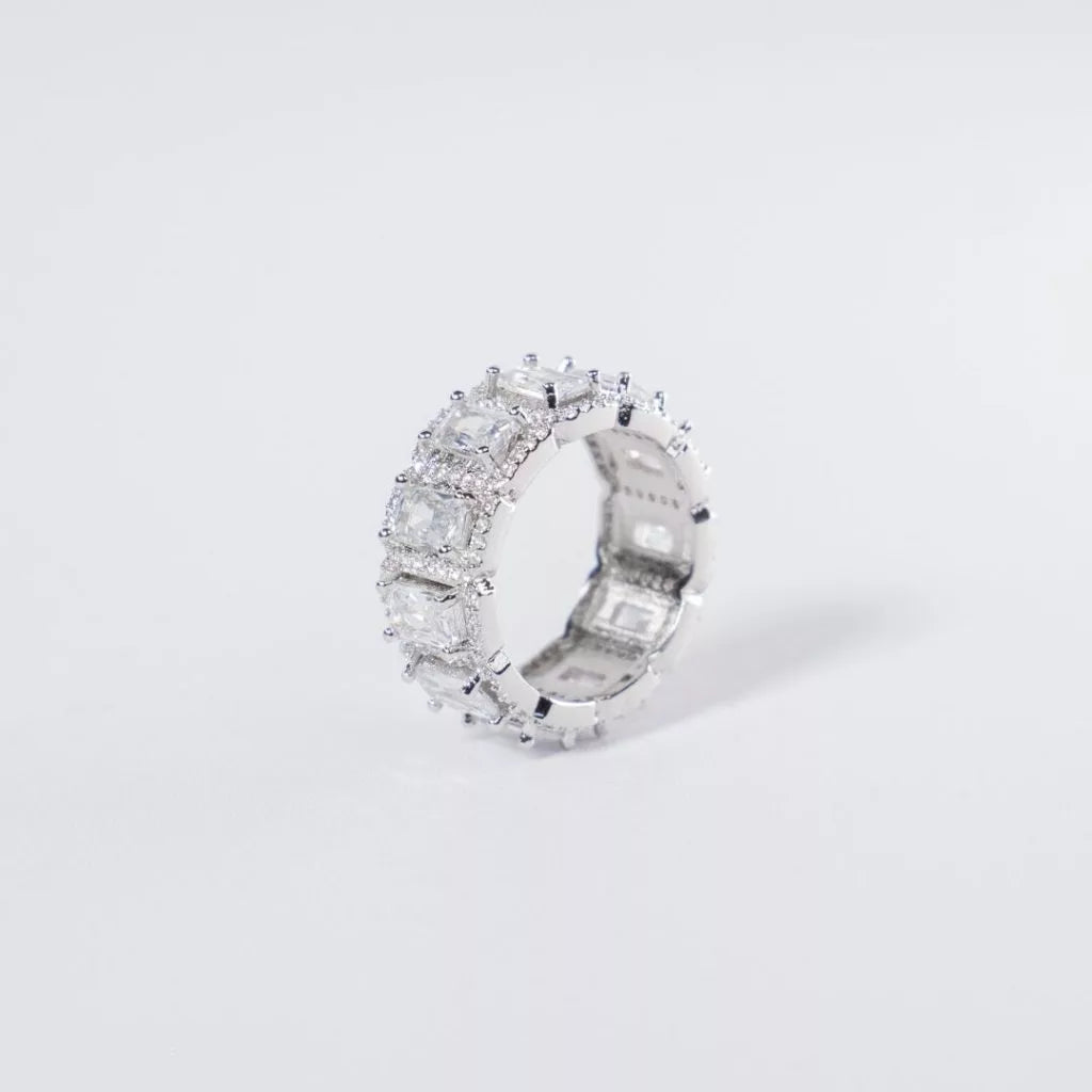 2HYPE : Iced Out Prong Baguette Ring
