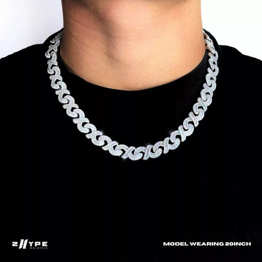 2HYPE : Iced Infinity Baguette Chain