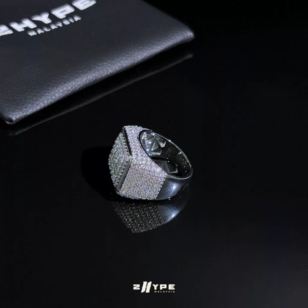 2HYPE ICED CHAMPION SIGNET RING