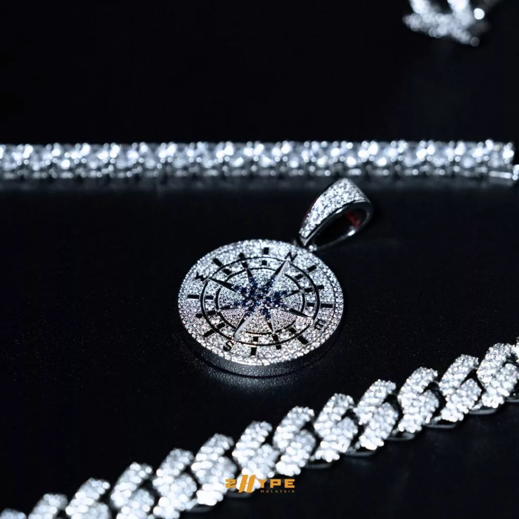 2HYPE : Iced Out Compass Pendant