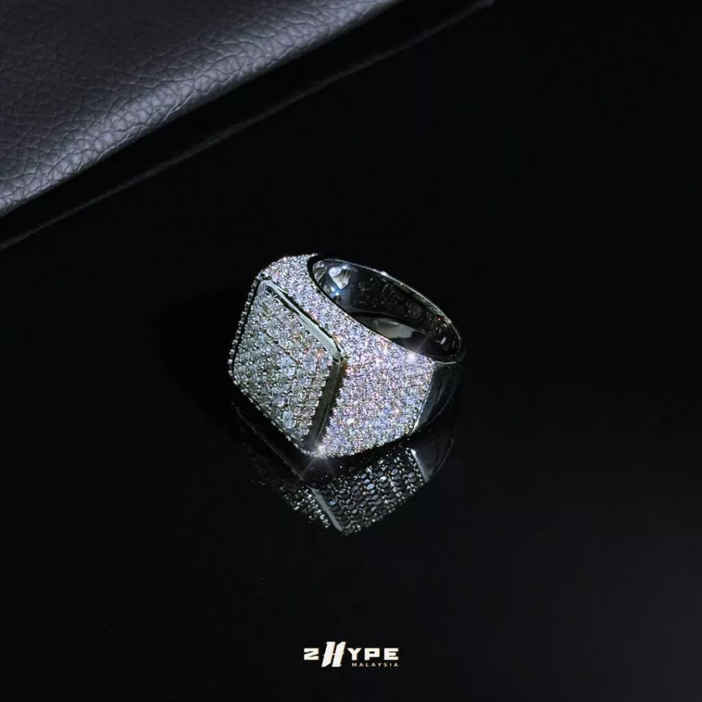 2HYPE ICED CHAMPION SIGNET RING