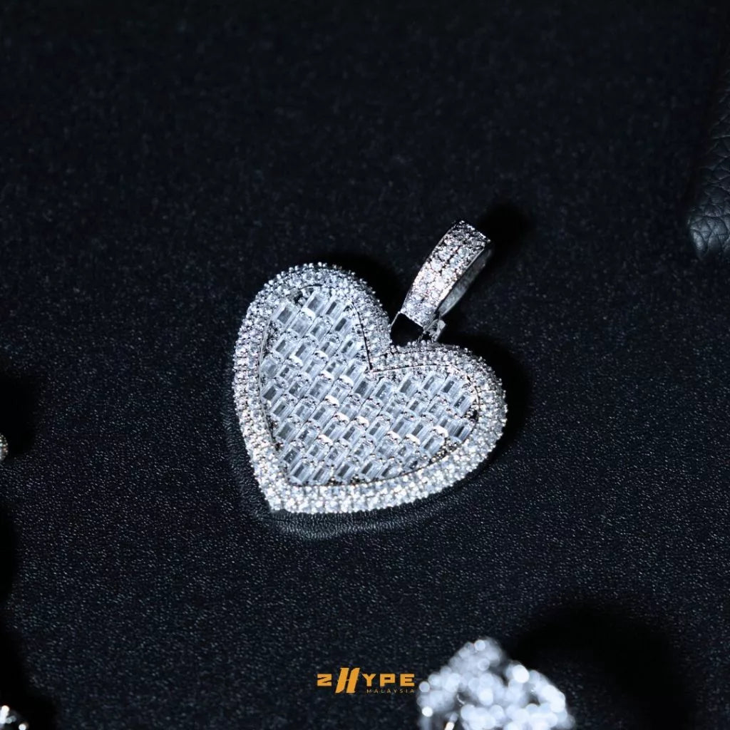 2HYPE : Iced Out Baguette Heart Pendant