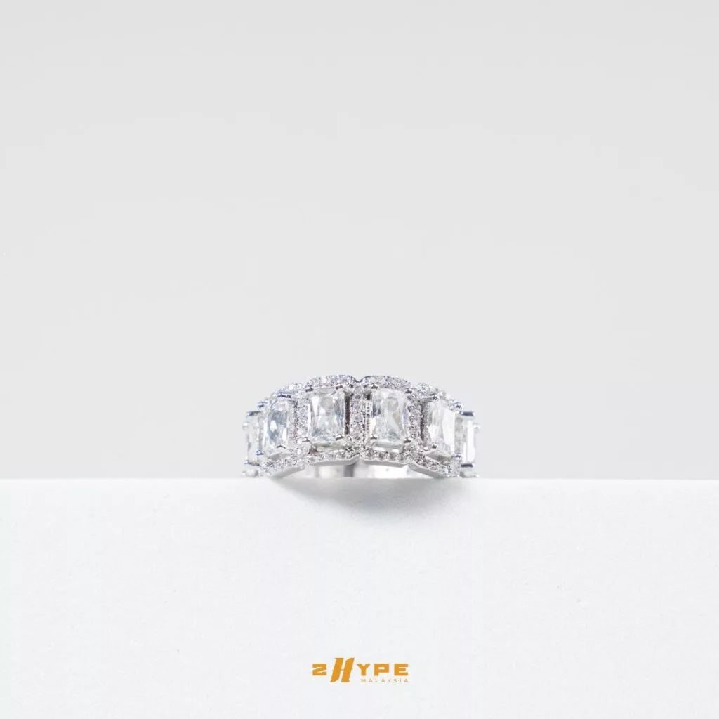 2HYPE : Iced Out Prong Baguette Ring